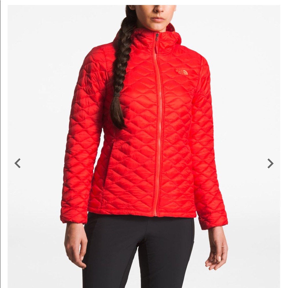 BRAND NEW women’s thermoball hoody, cayenne red